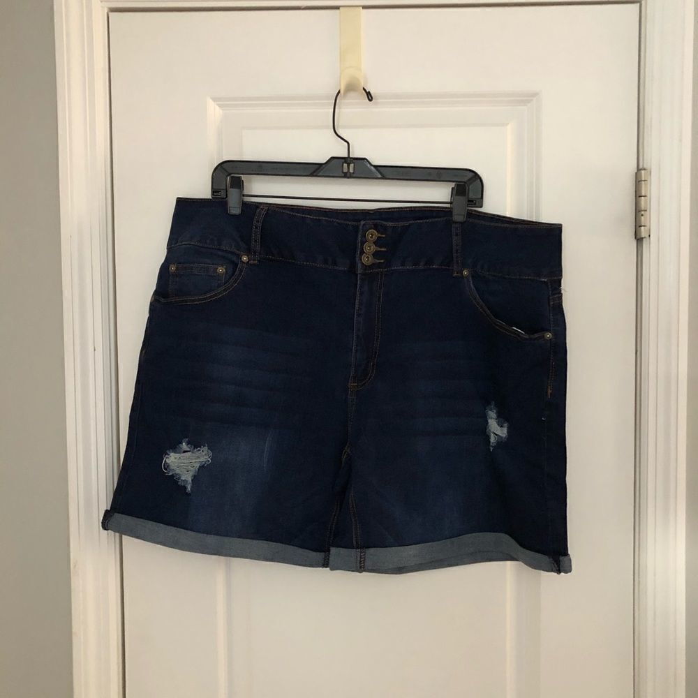 Ashley Stewart Denim Shorts NWT sz 22